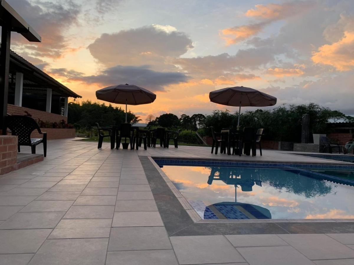 Finca Hotel El Saman De Alto Bonito Montenegro Ngoại thất bức ảnh