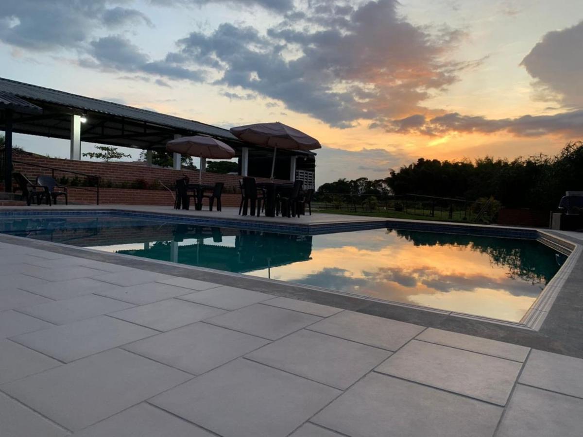 Finca Hotel El Saman De Alto Bonito Montenegro Ngoại thất bức ảnh