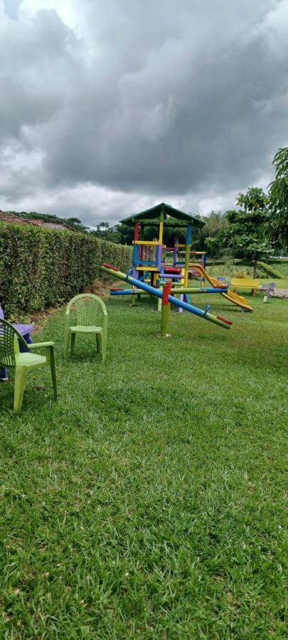 Finca Hotel El Saman De Alto Bonito Montenegro Ngoại thất bức ảnh