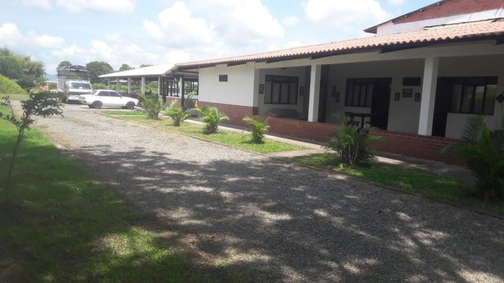 Finca Hotel El Saman De Alto Bonito Montenegro Ngoại thất bức ảnh