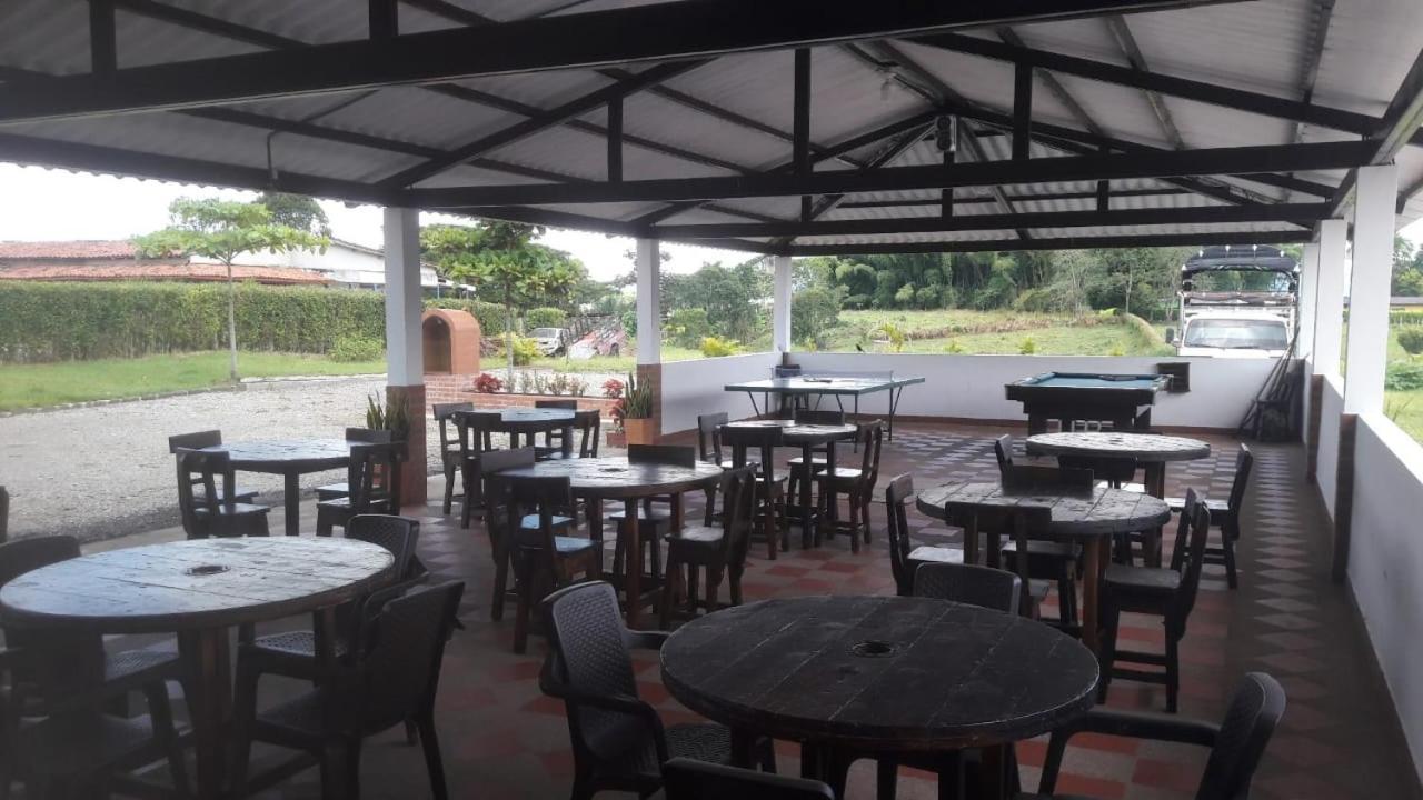 Finca Hotel El Saman De Alto Bonito Montenegro Ngoại thất bức ảnh