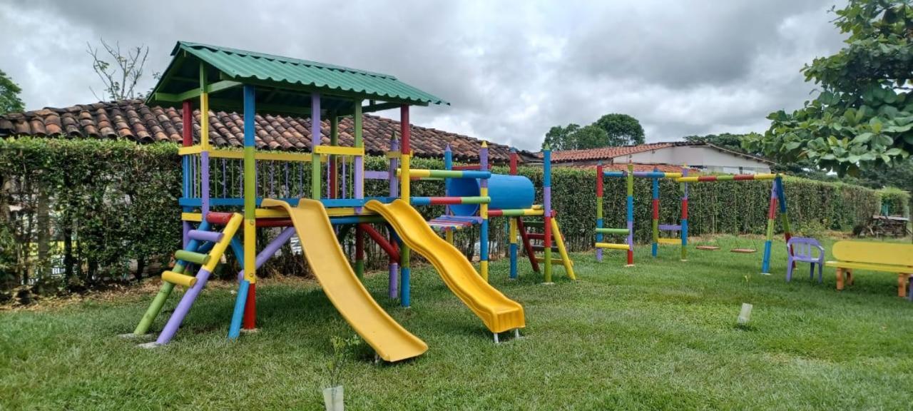 Finca Hotel El Saman De Alto Bonito Montenegro Ngoại thất bức ảnh